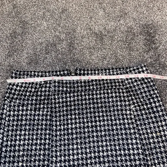 Michael Kors Black and White Houndstooth Pencil Skirt Size 8 Office Siren - Picture 3 of 5